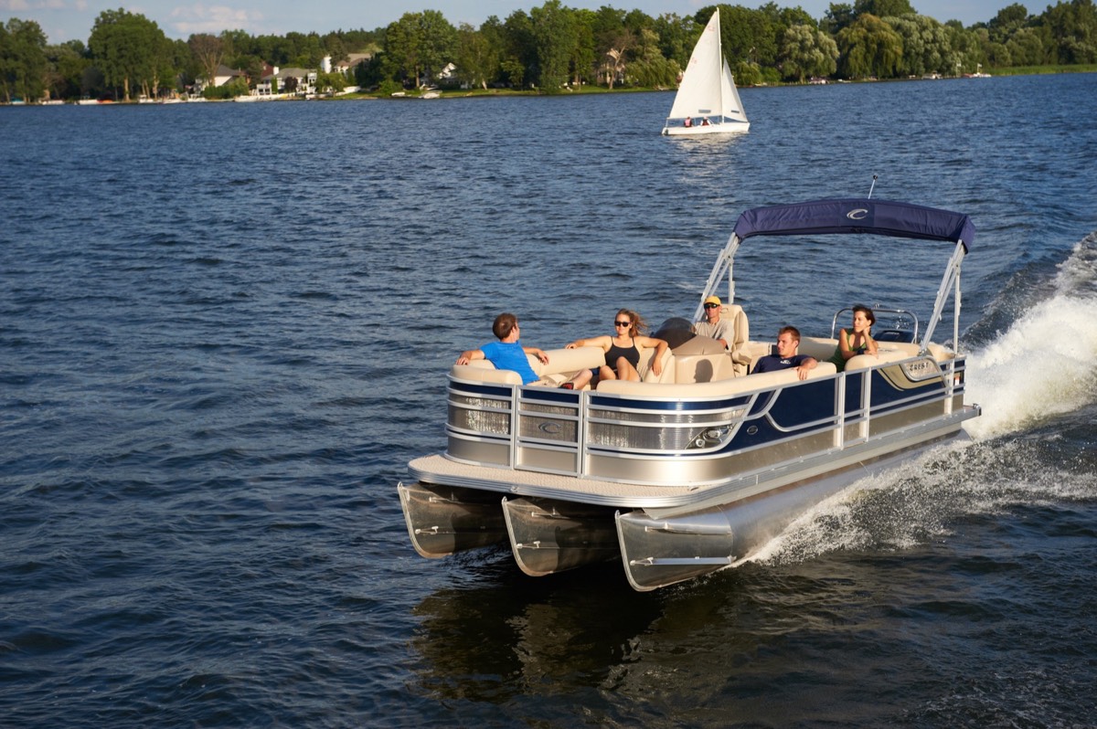 Rent a pontoon boat in Houston on Lake Conroe