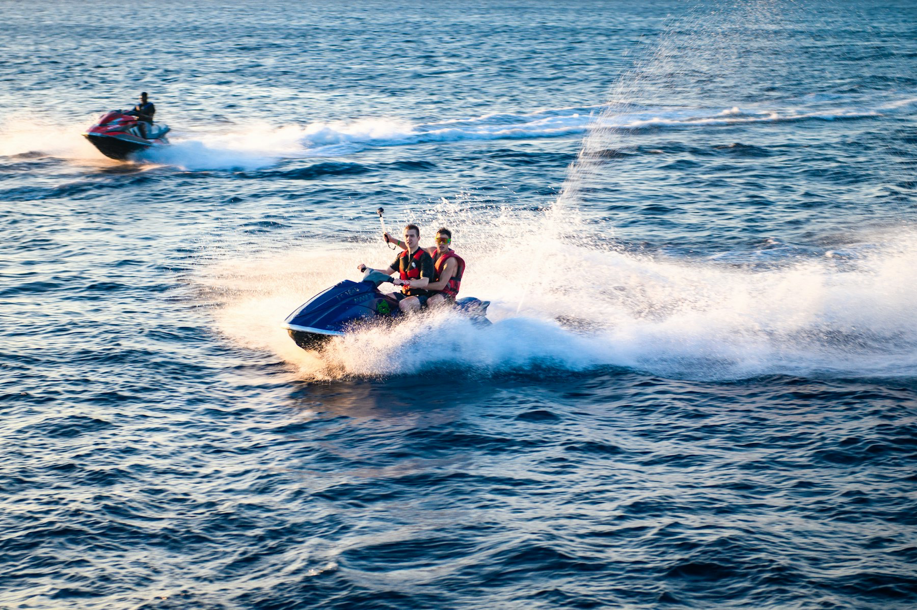 Wave duo jet ski